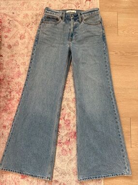 Abercrombie & Fitch Light Blue High-Rise Wide Leg Jeans